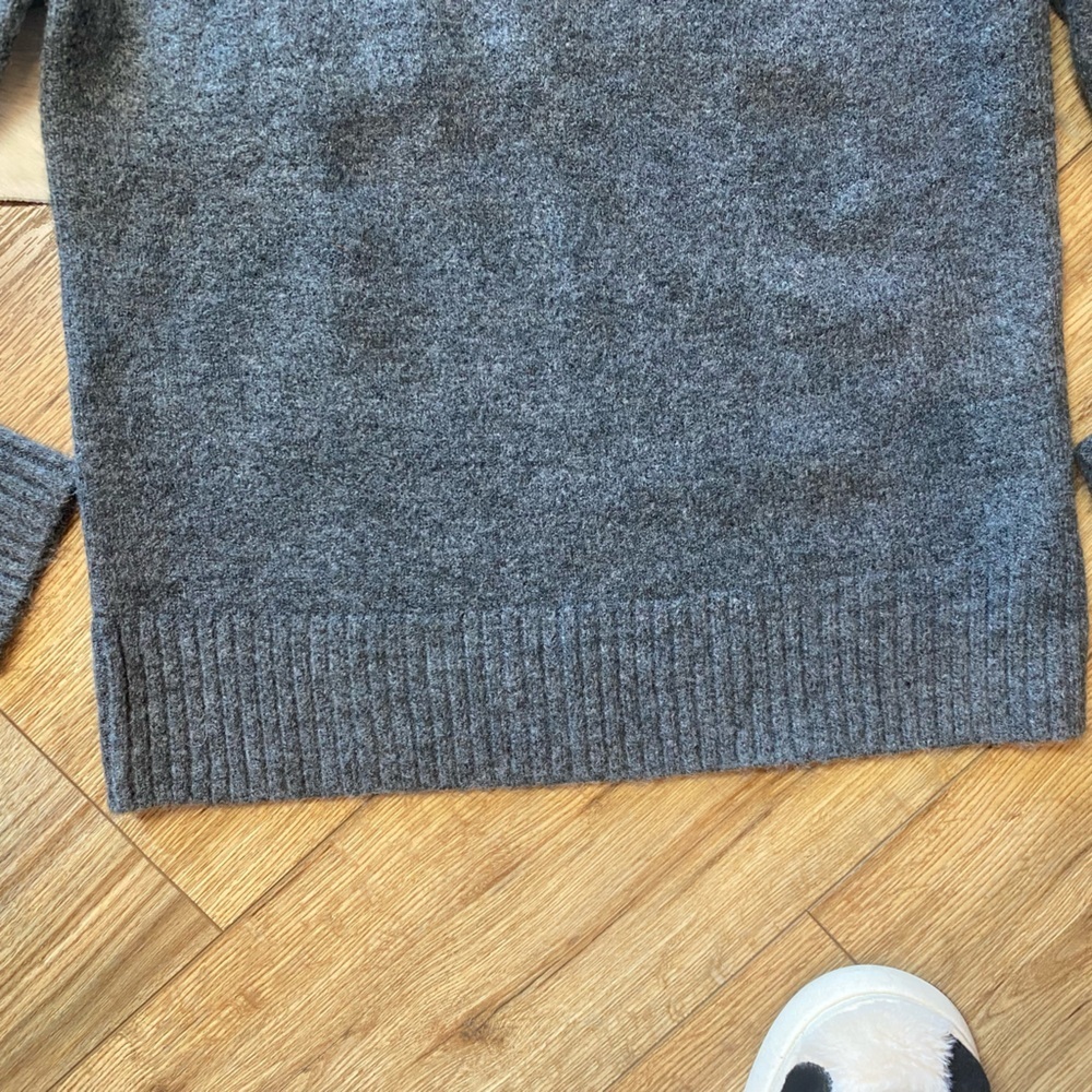 Mystree sweater long-sleeved, pointed collar,scalloped trim puffed shoulders - Picture 4 of 7